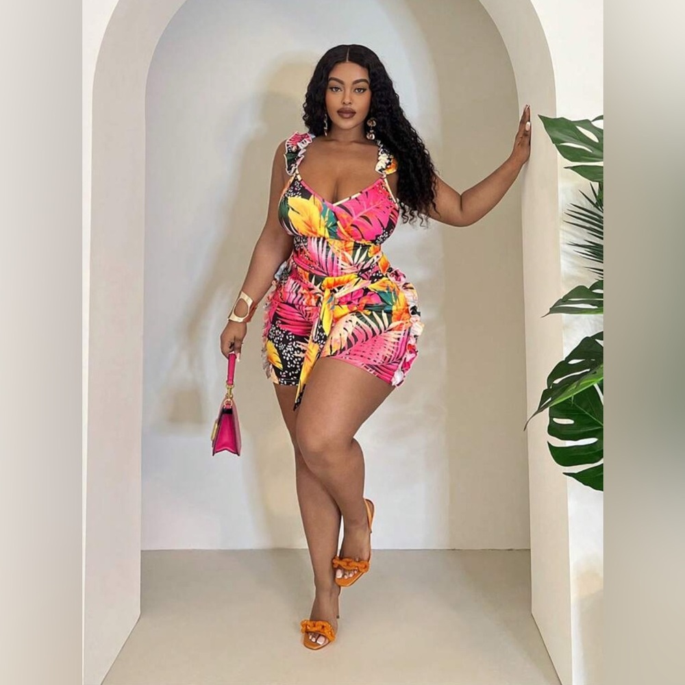 SHEIN Slaydiva Plus Size Women Tropical Plant Print Set